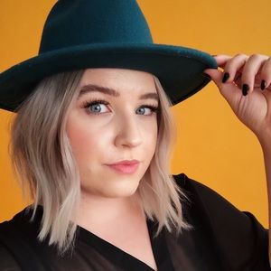 Meet your Posher, Mak